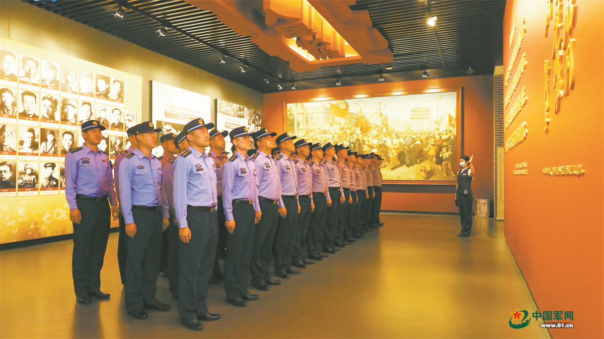 北部戰(zhàn)區(qū)空軍雷達(dá)某旅組織官兵參觀九一八歷史博物館側(cè)記